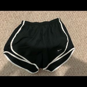 black and white nike shorts